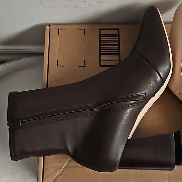 *NWOT* Loeffler Randall Elise Leather Ankle Boots